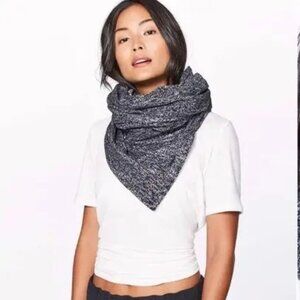 lululemon Vinyasa Convertible Infinity Scarf